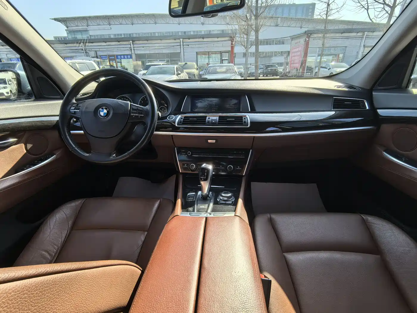 BMW 5 Series GT 2011 535i Elegance фото 11