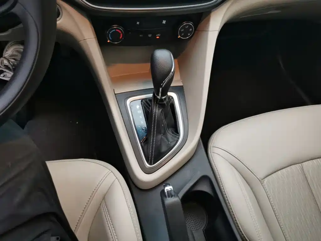 Фото 14 - Buick Excelle