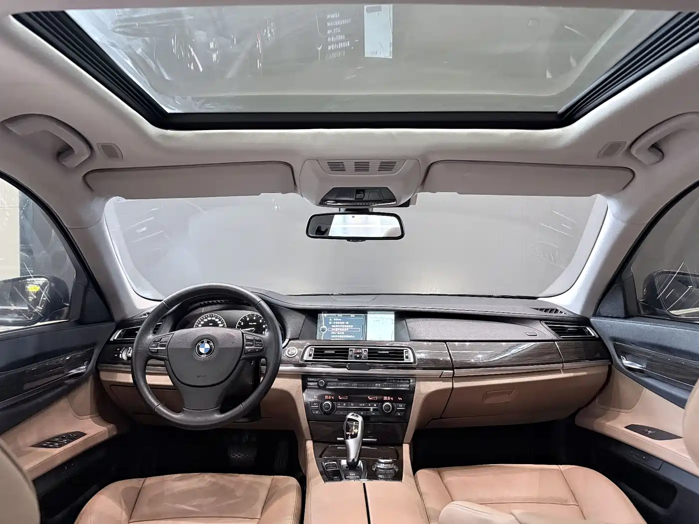 BMW 7 Series 2009 Model 740Li Leading Edition фото 12