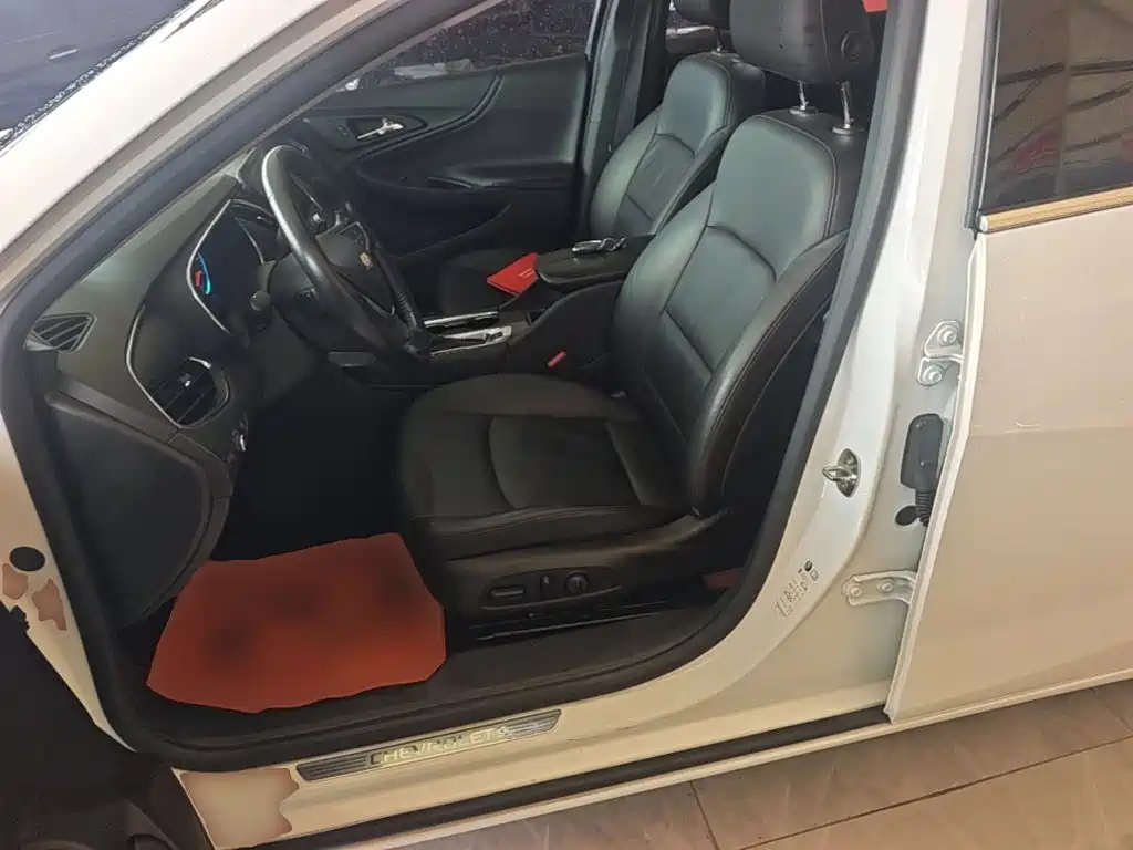 Photo 15 - Chevrolet Malibu XL