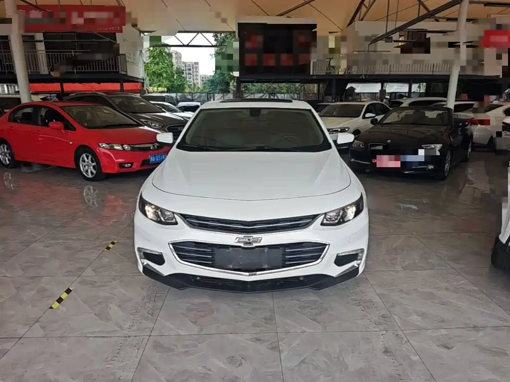 Photo 3 - Chevrolet Malibu XL