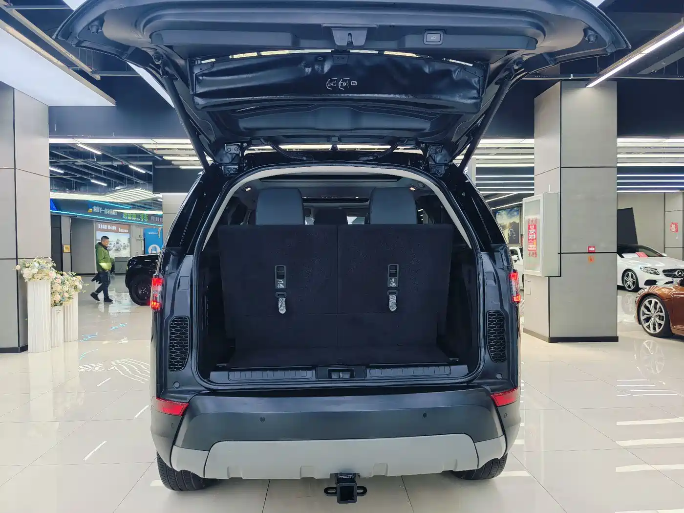 Land Rover Discovery 2019 3.0 SC V6 SE фото 19
