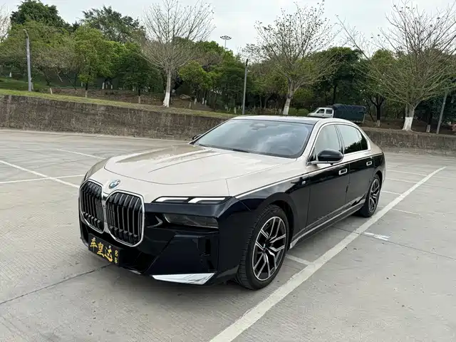 BMW 7 SERIES
