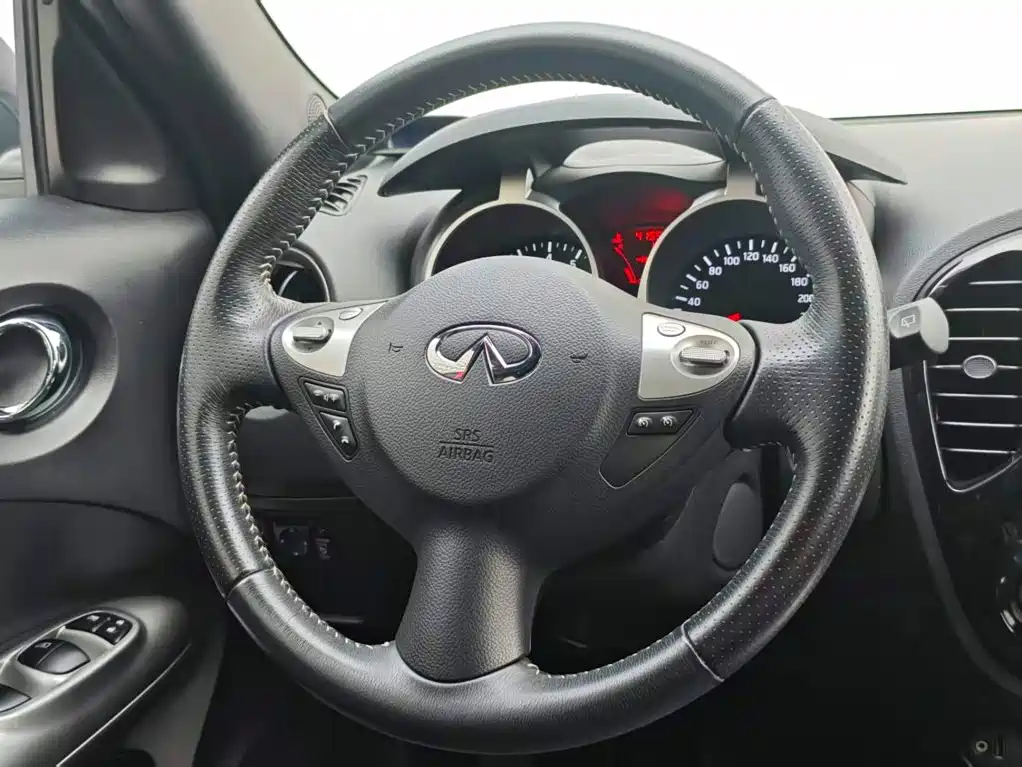 Infiniti ESQ 2019 2014 1.6L Free Edition