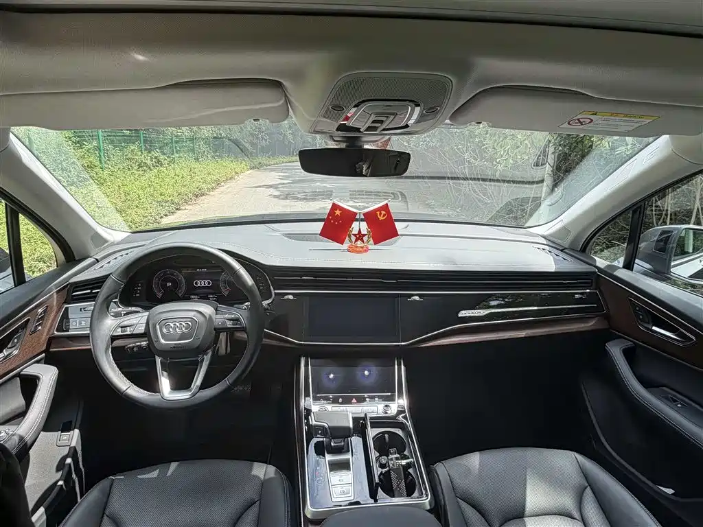 Audi Q7 2025 2025 55 TFSI quattro S line Sport