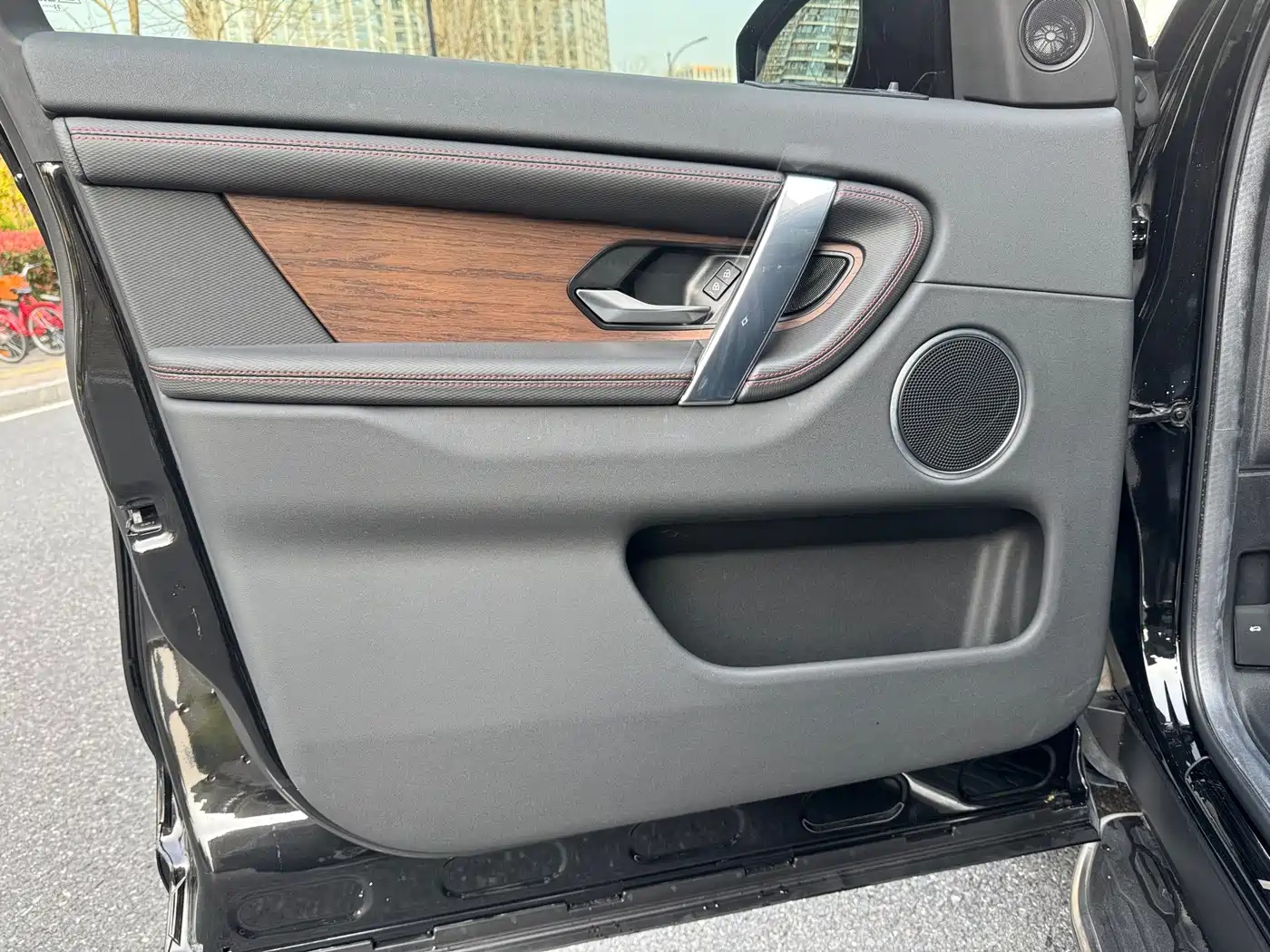 Land Rover Discovery Sport 2022 Model 249PS R-Dynamic S Performance Edition 5-Seater фото 9