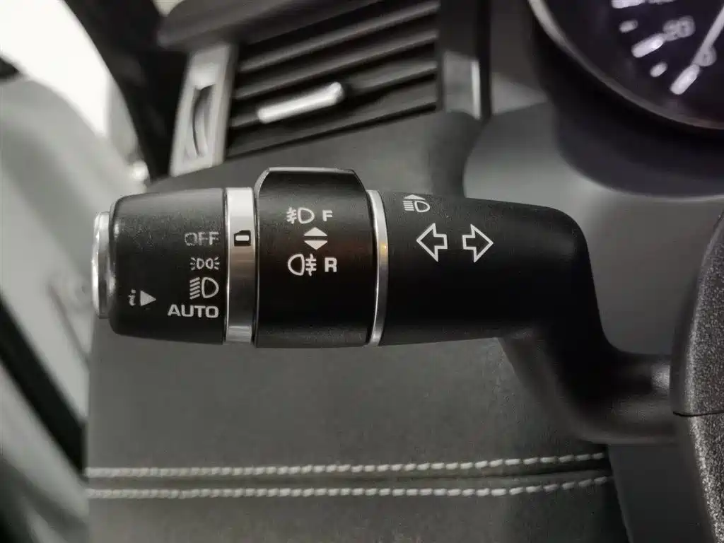 Land Rover Range Rover Evoque (Import) 2012 2.0T 3-door Sport Edition фото 21