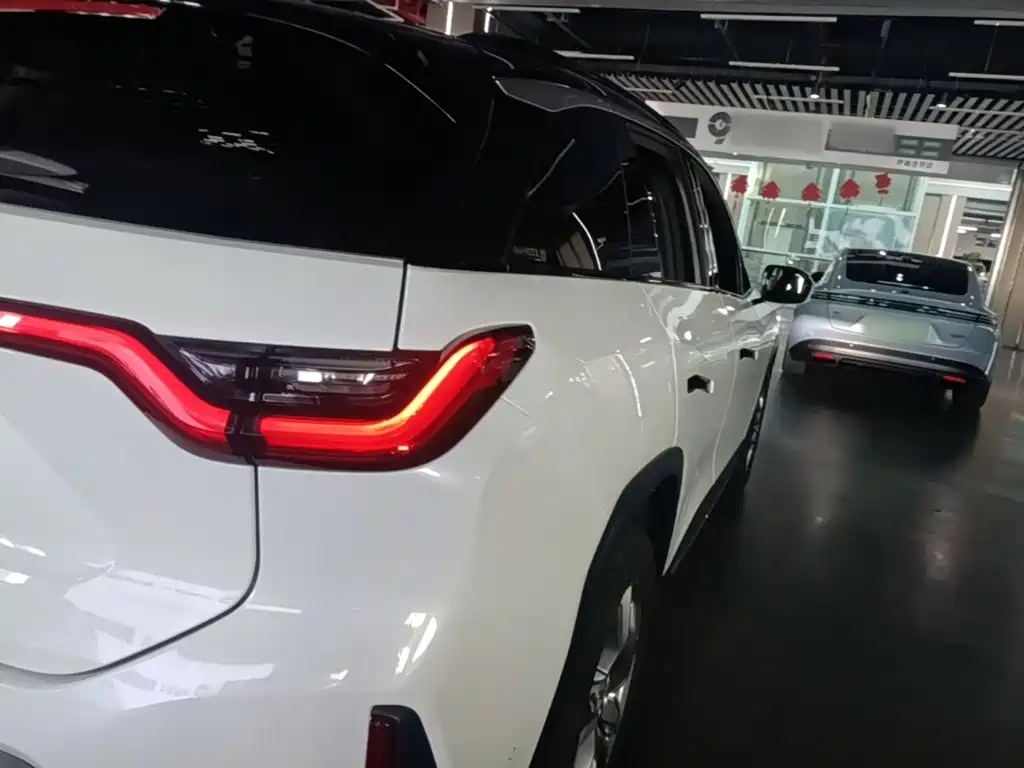Фото 8 - NIO ES6