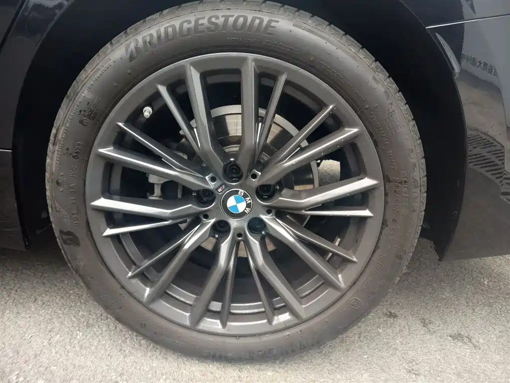 BMW 3 Series 2023 325i M Sport Black Night Package фото 9