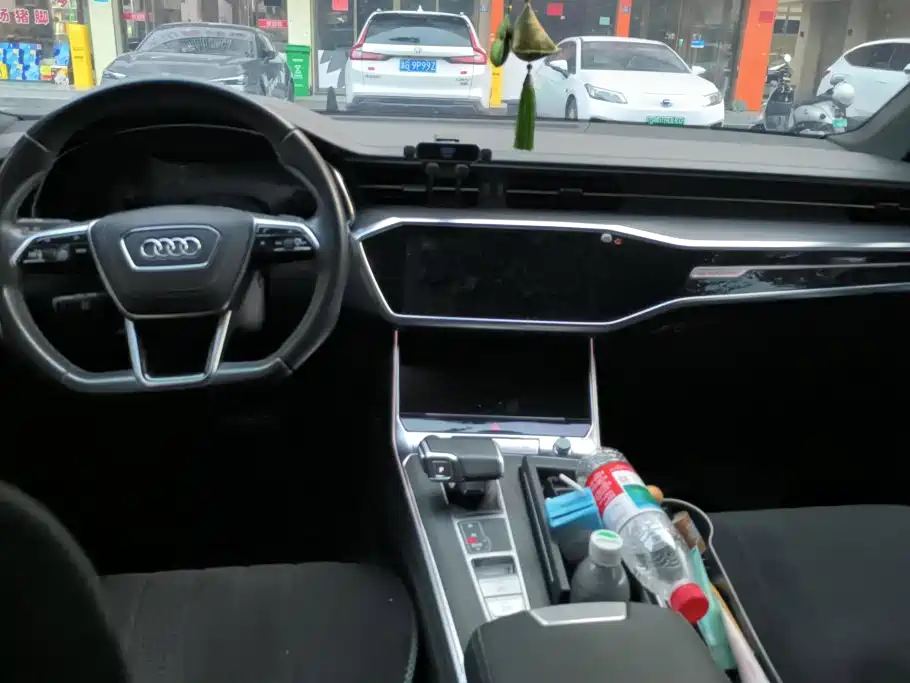 Photo 12 - Audi A6L