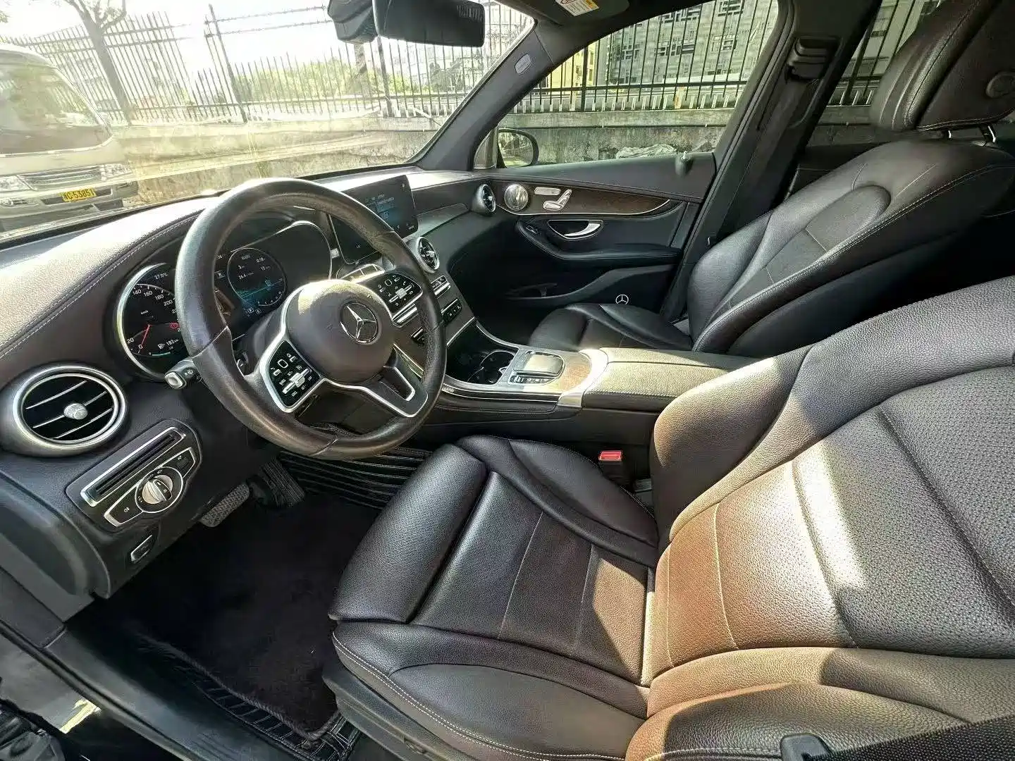 Фото 4 - Mercedes-Benz GLC