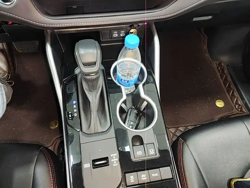 Photo 10 - Toyota Highlander