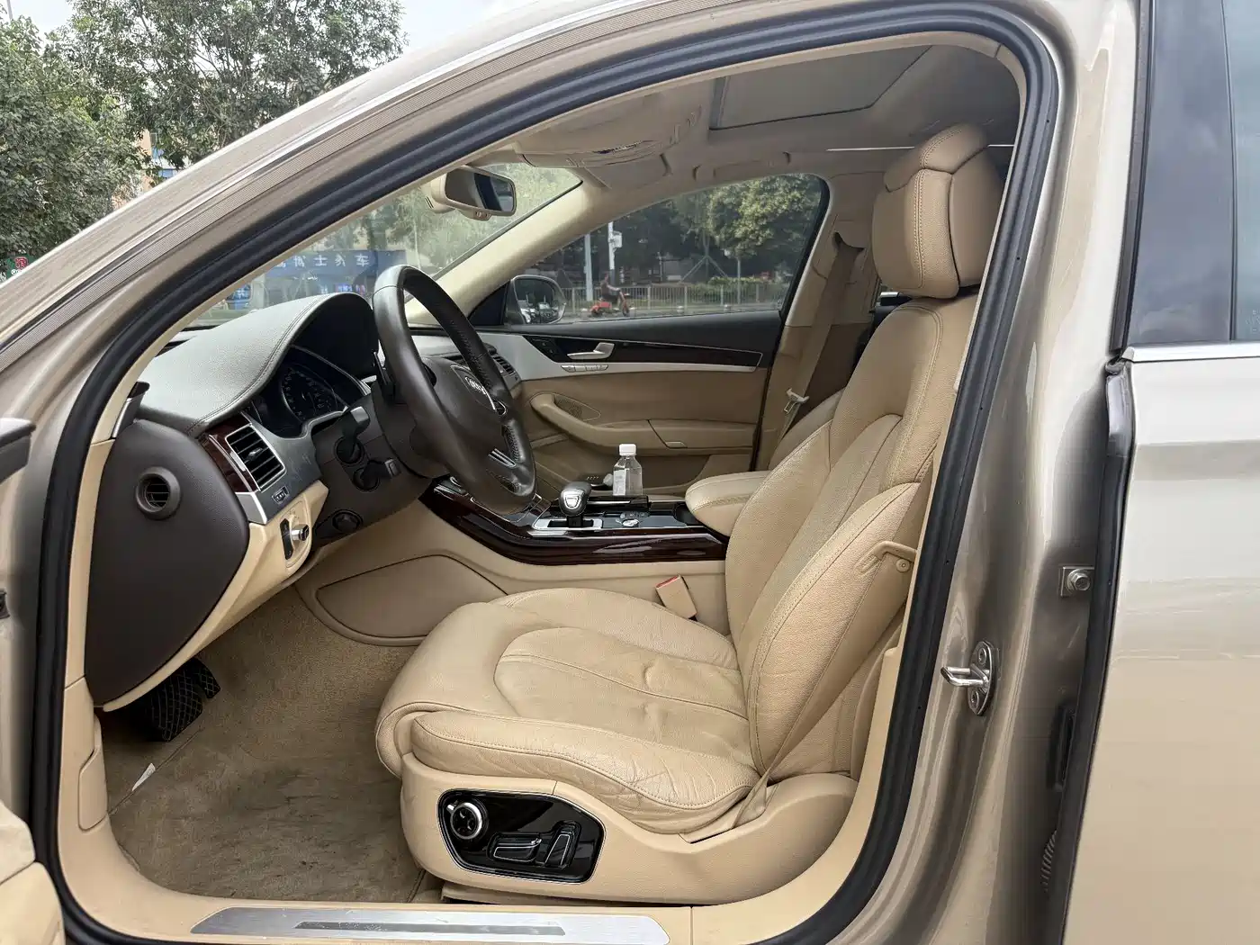 Audi A8 2012 A8L 45 TFSI quattro Comfort фото 4