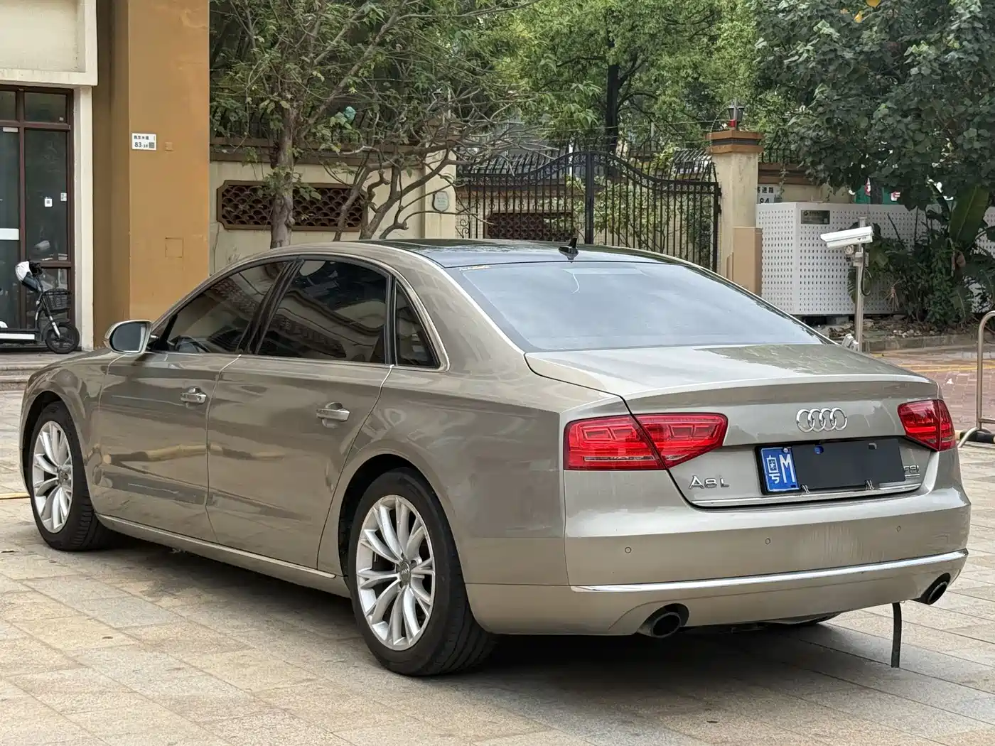 Audi A8 2012 A8L 45 TFSI quattro Comfort фото 9