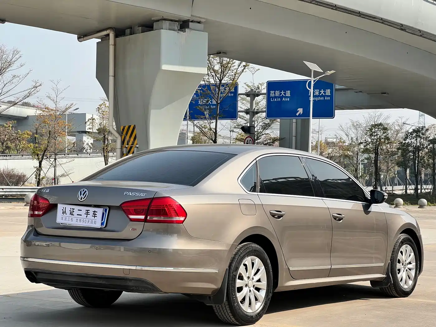 Volkswagen Passat 2011 1.8TSI DSG Honor Edition фото 6