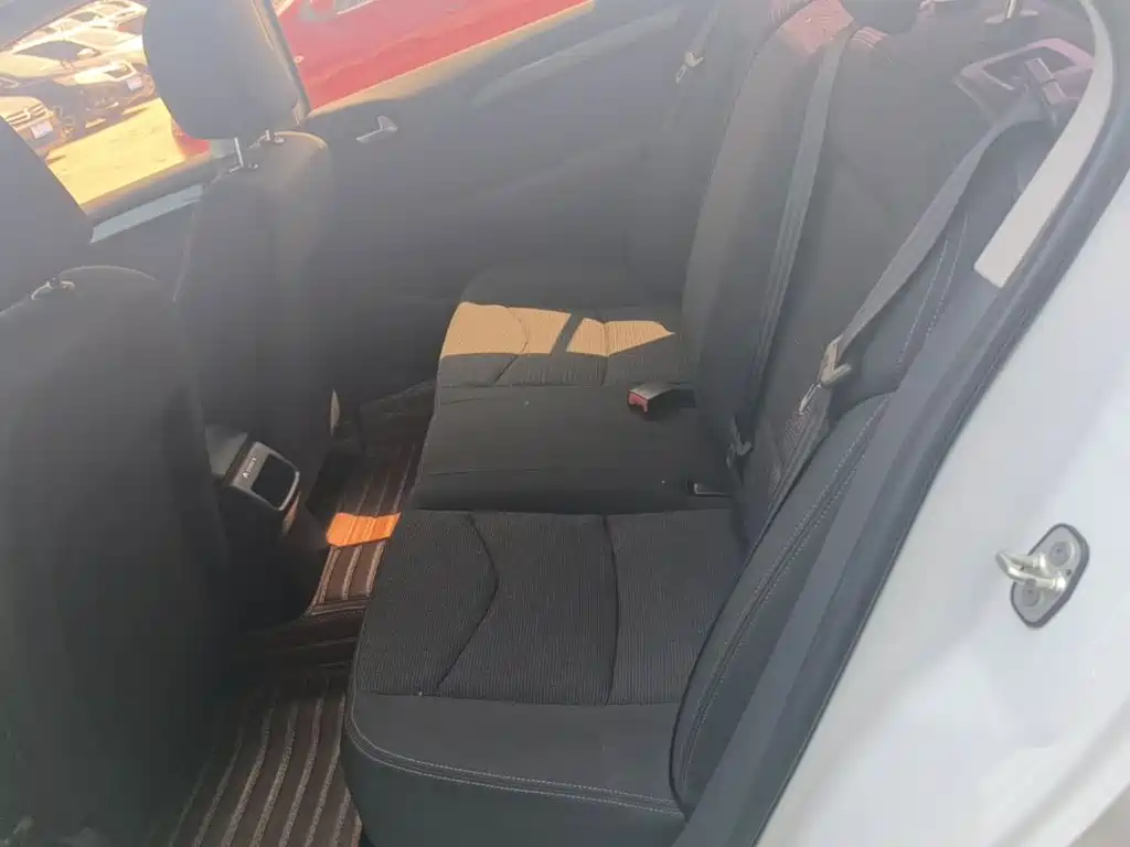 Citroën C4L 2017 2016 1.2T Manual Leading Edition