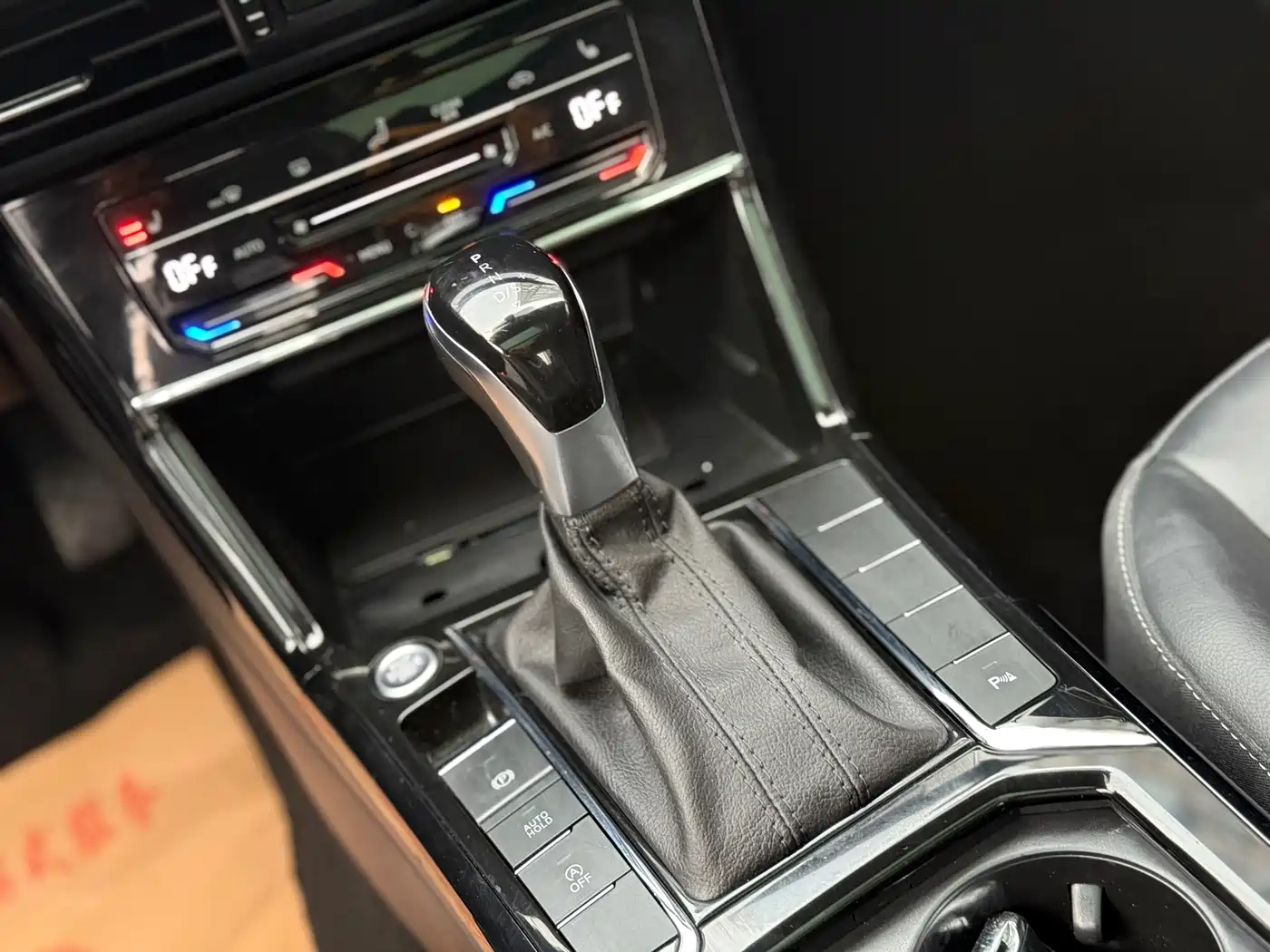 Volkswagen Passat 2024 330TSI Starlight Elite Edition фото 13