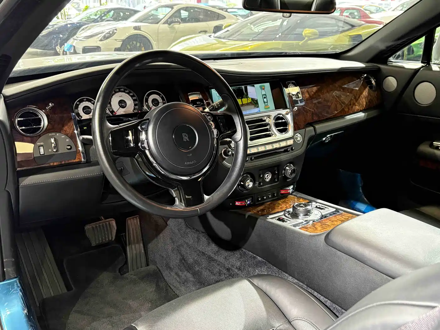 Rolls-Royce Wraith 2013 6.6T Standard фото 13