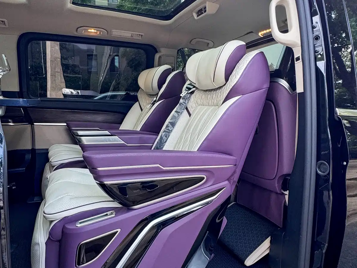Mercedes-Benz V-Class 2022 V 260 Pilot Edition фото 37