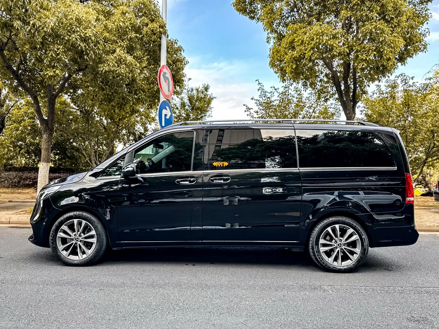 Mercedes-Benz V-Class 2022 V 260 Pilot Edition фото 49
