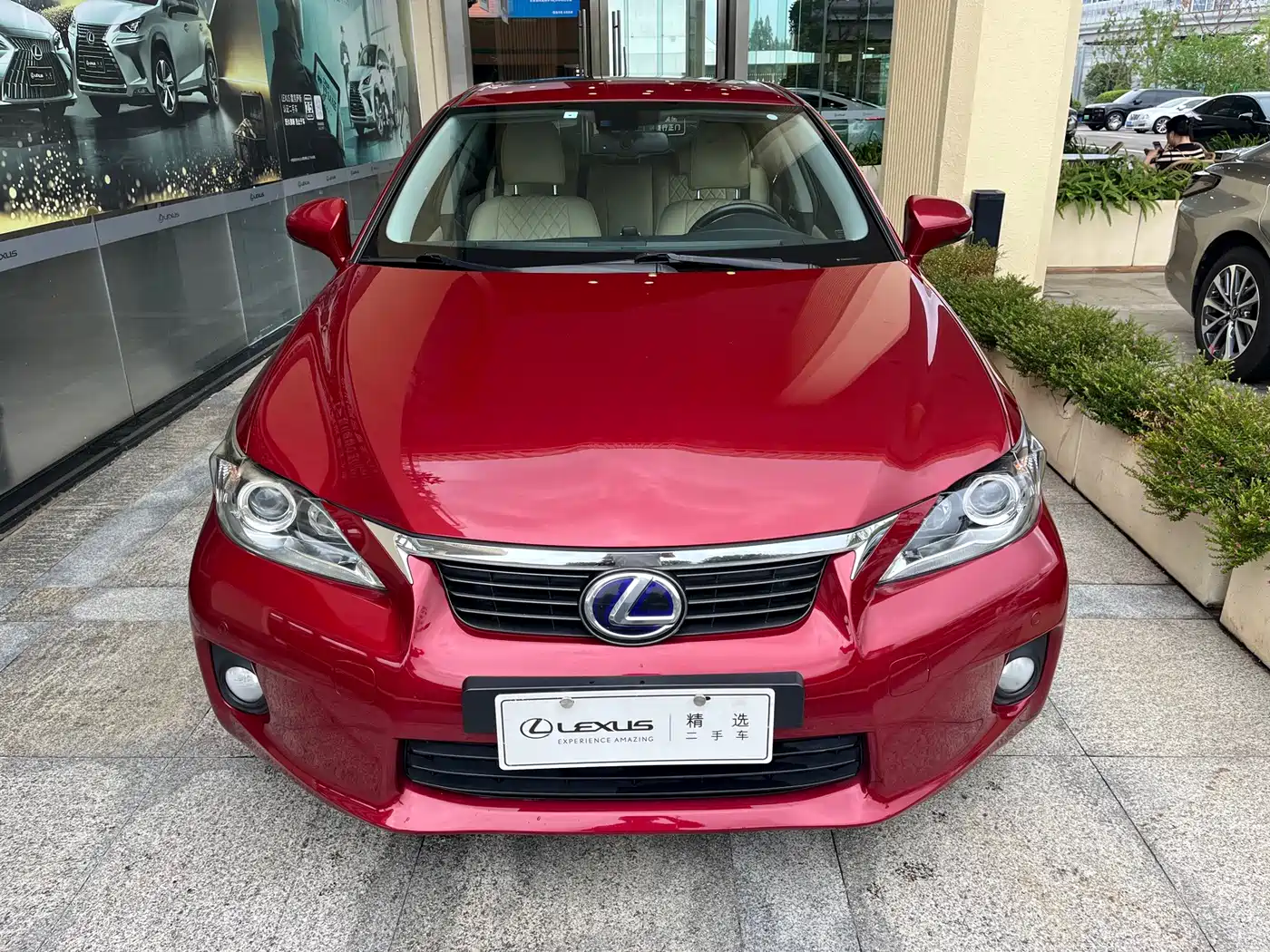 Фото 2 - Lexus CT