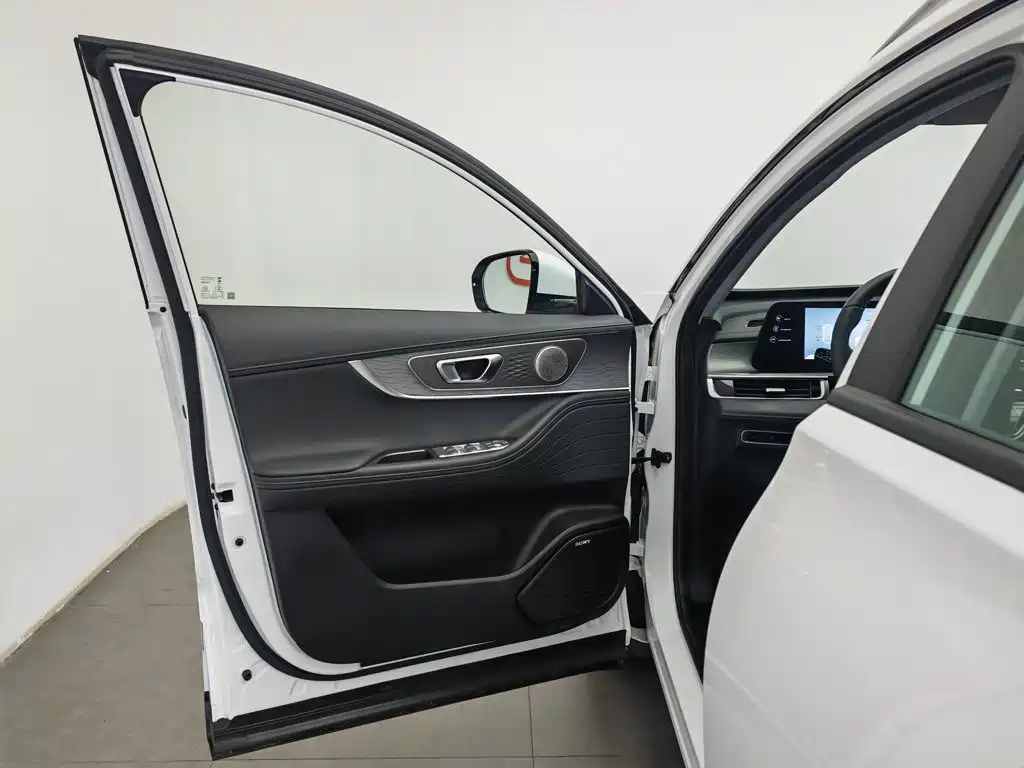 Chery Tiggo 8 PRO 2025 2025 290T 2WD Luxury Edition