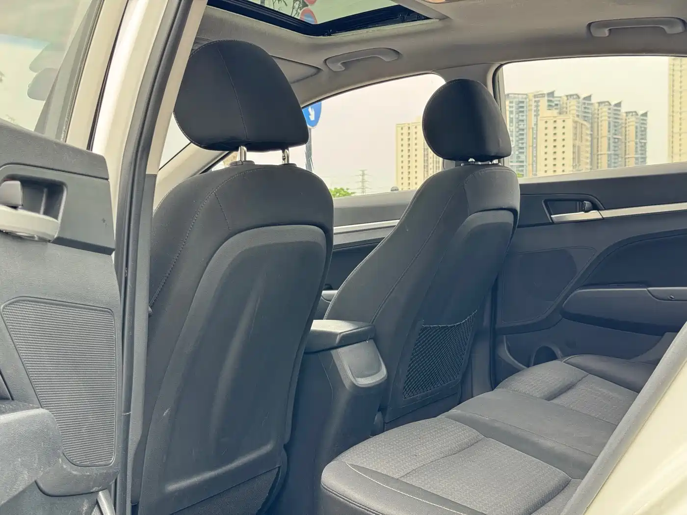 Hyundai Elantra 2016 Model 1.6L Automatic Smart Elite фото 5
