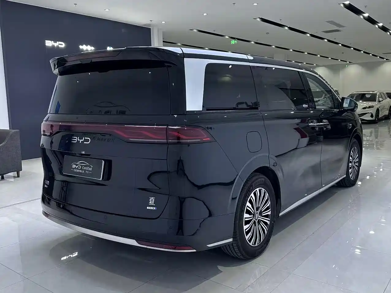 BYD Xia 2025 2025 DM-i 1.5T 180km Surpass Edition