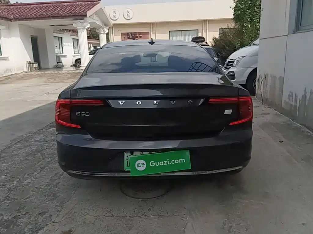 Volvo S90 Plug-in Hybrid 2021 2021 T8 E-Drive Hybrid Zhiyi Luxury Edition
