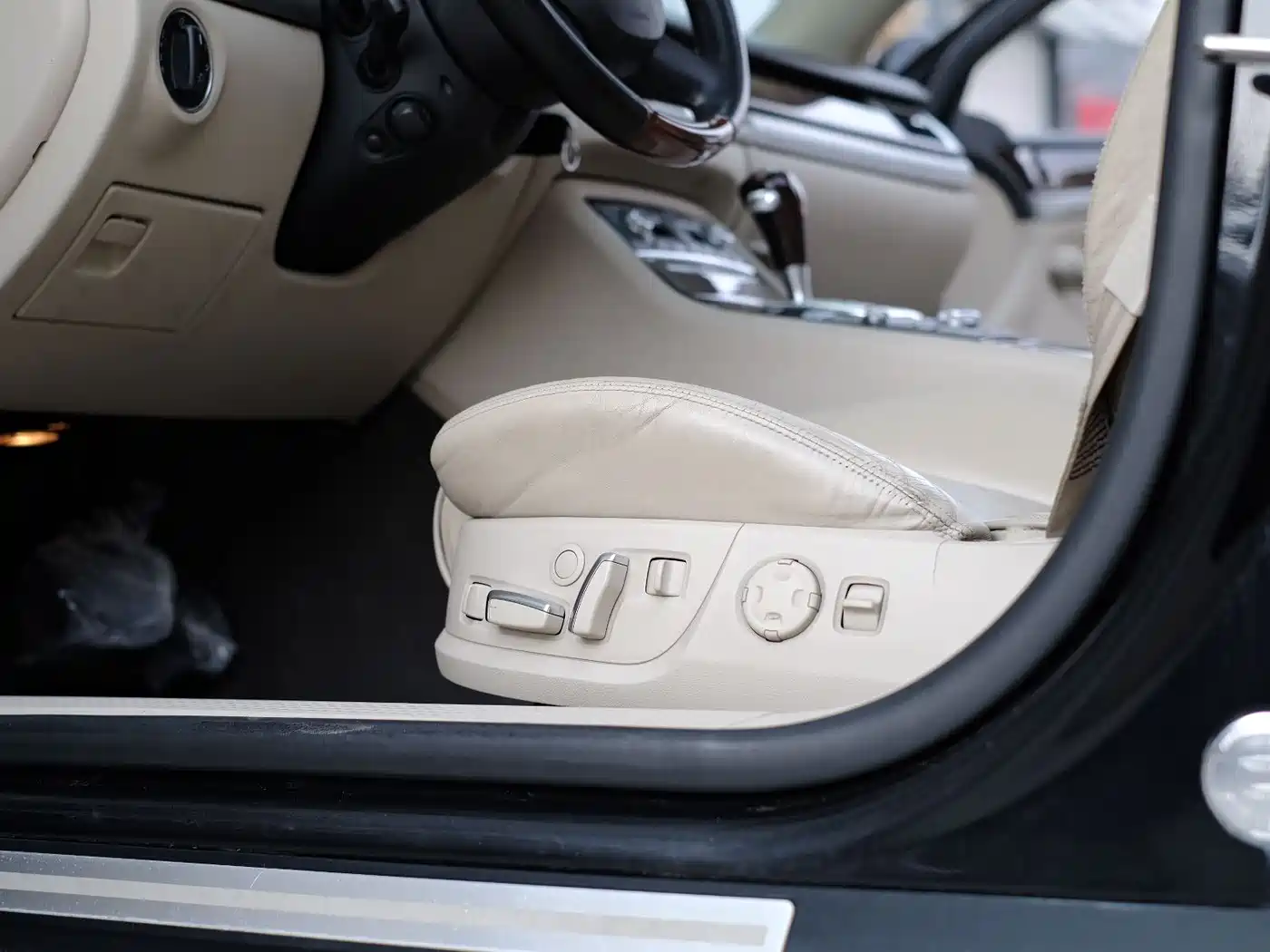 Audi A8 2008 A8L 3.2 FSI Luxury фото 30