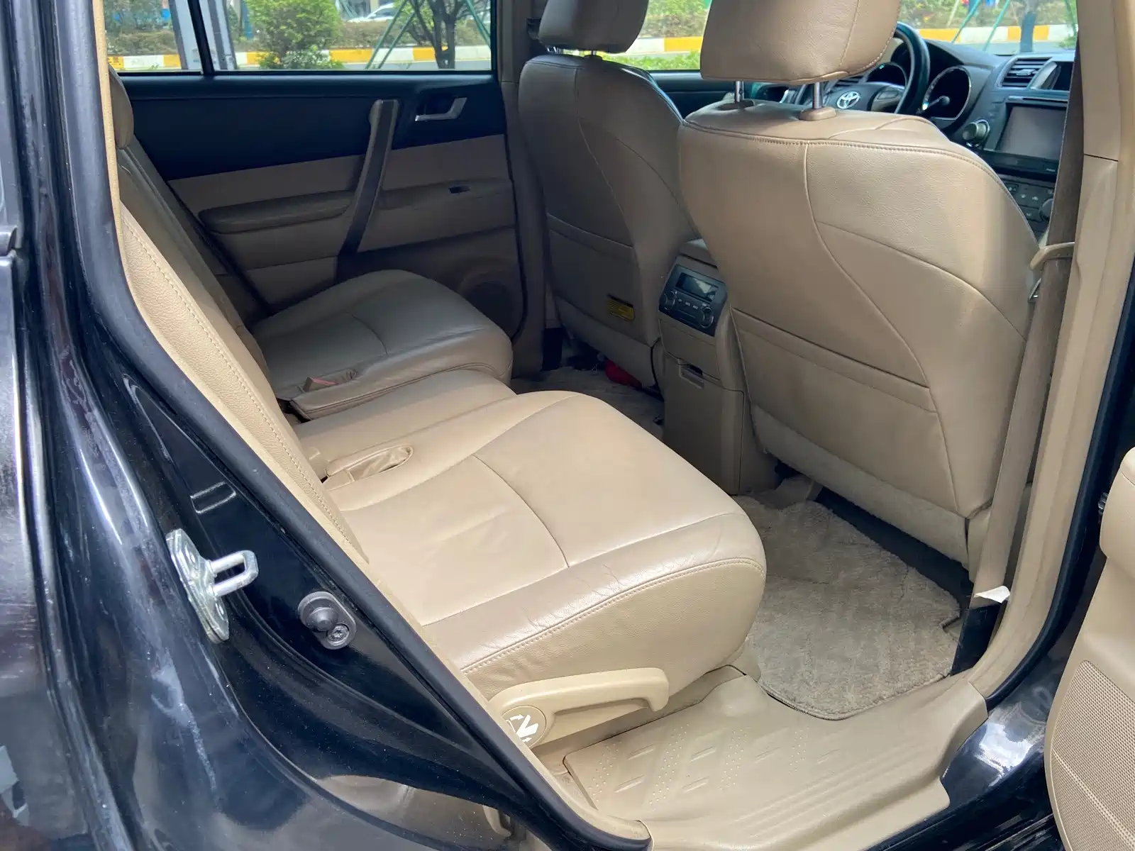 Photo 7 - Toyota Highlander