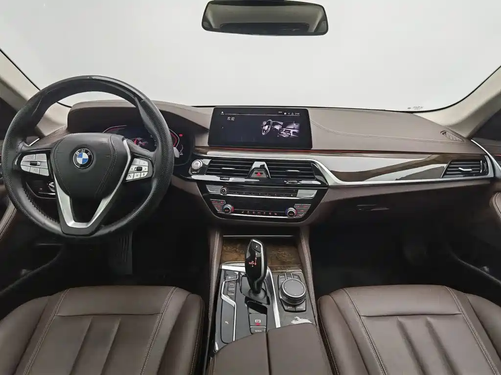 Фото 5 - BMW 5 Series