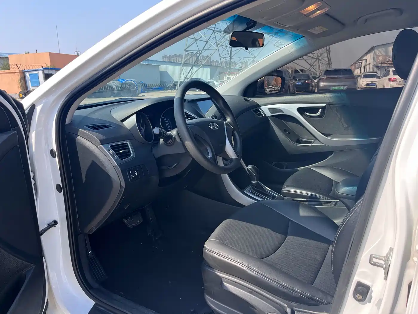 Hyundai Langdong 2016 1.6L Automatic Smart Edition фото 4