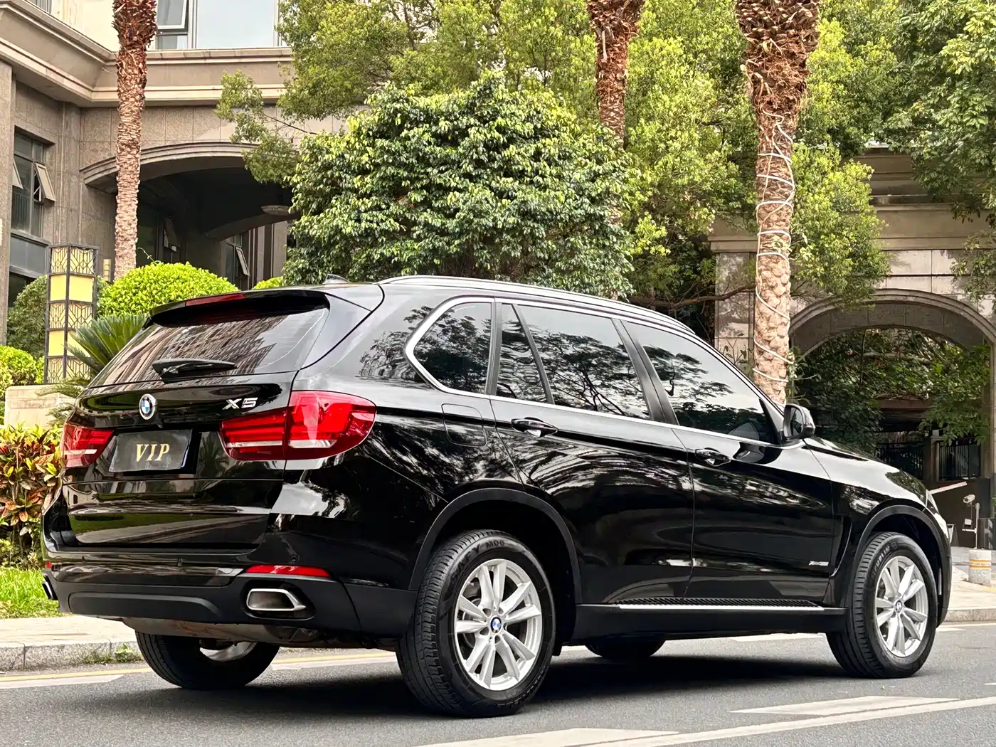 BMW X5 (Import) 2018 xDrive35i Elegant Model фото 7