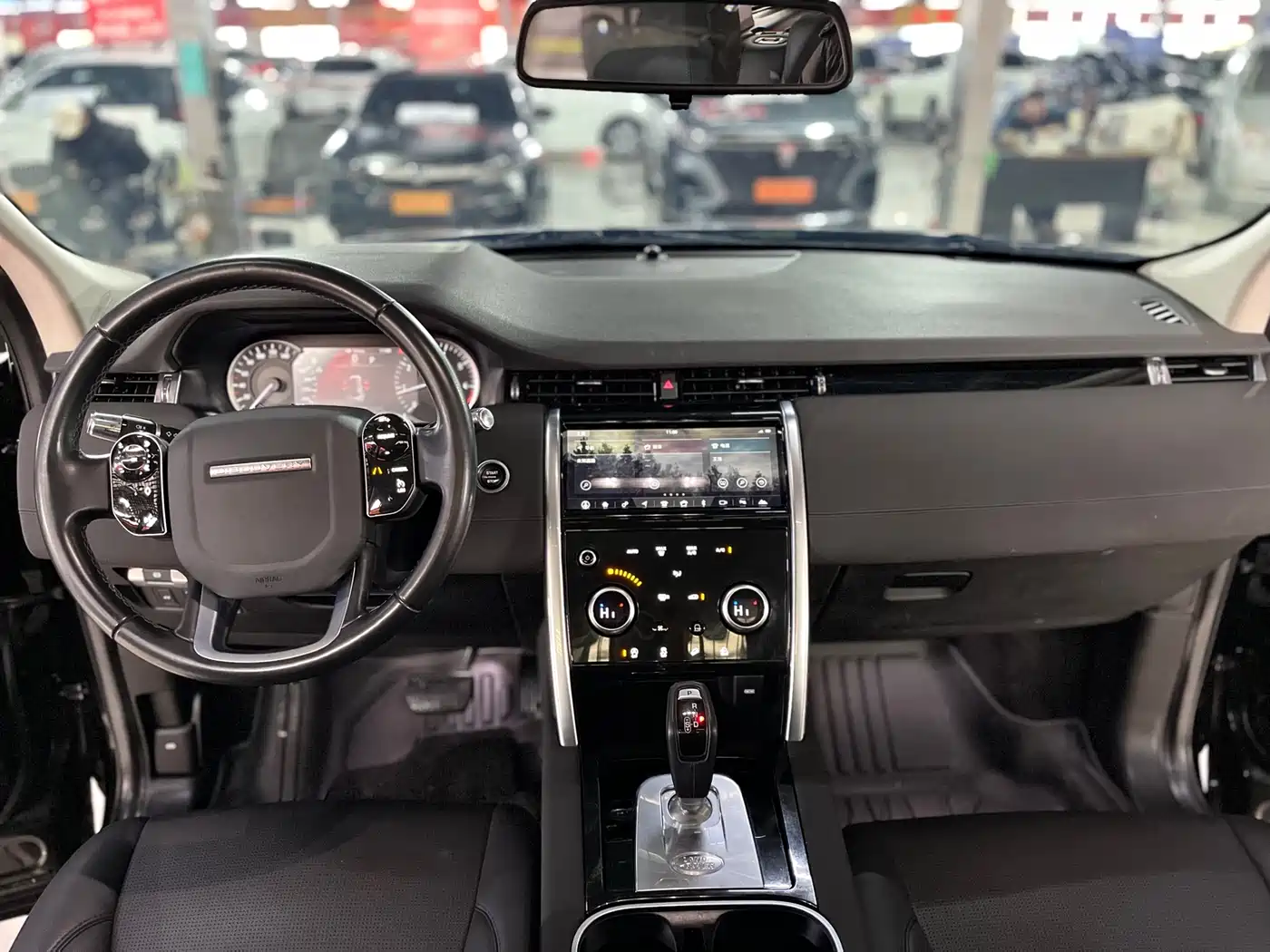 Land Rover Discovery Sport 2020 200PS Family Edition фото 9