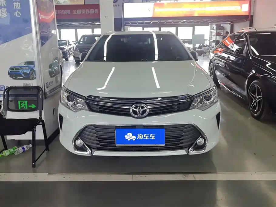 Toyota Camry 2015 2.0E Elite Edition фото 2
