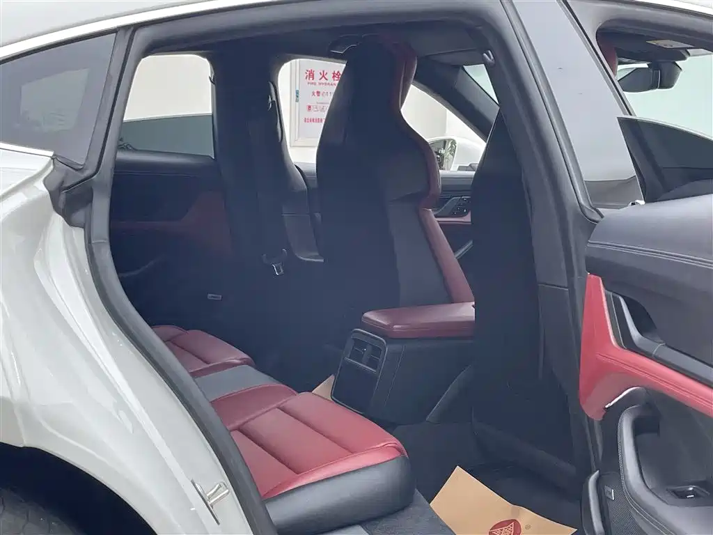 Porsche Taycan 2019 Taycan 4S фото 13