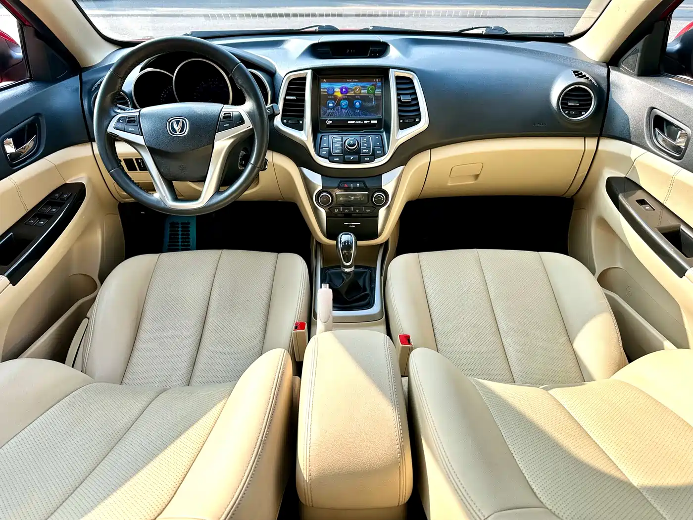Фото 18 - Changan Eado