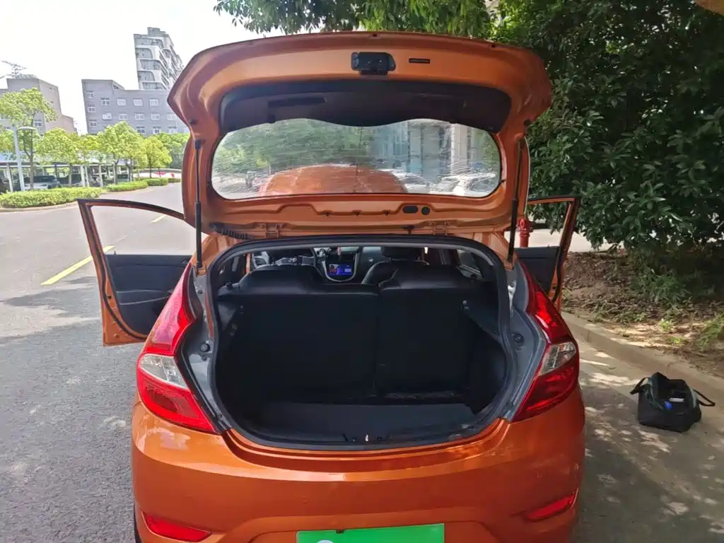 Hyundai Reina 2016 2014 Model 1.4L Automatic GLX