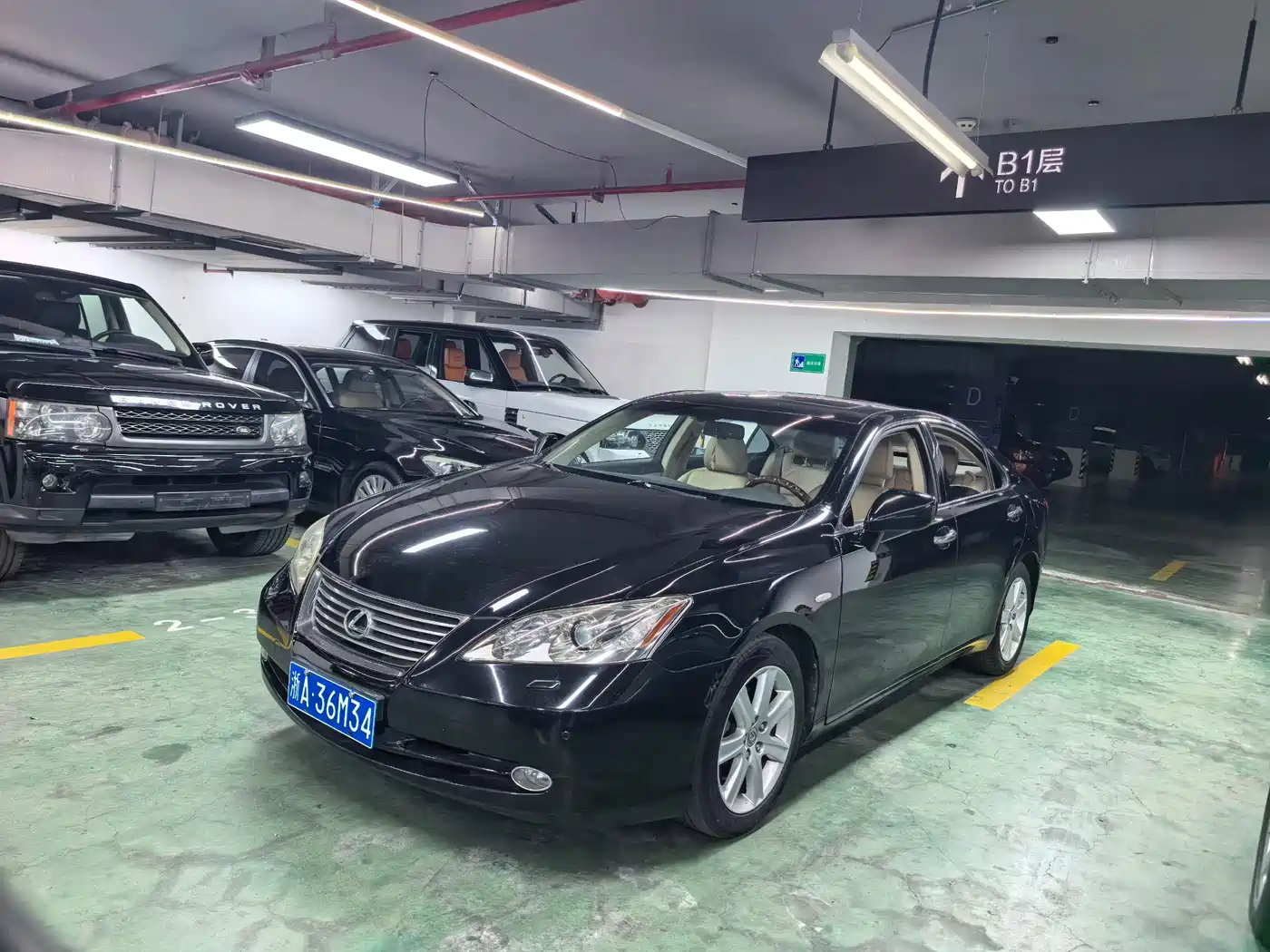 Фото 1 - Lexus ES