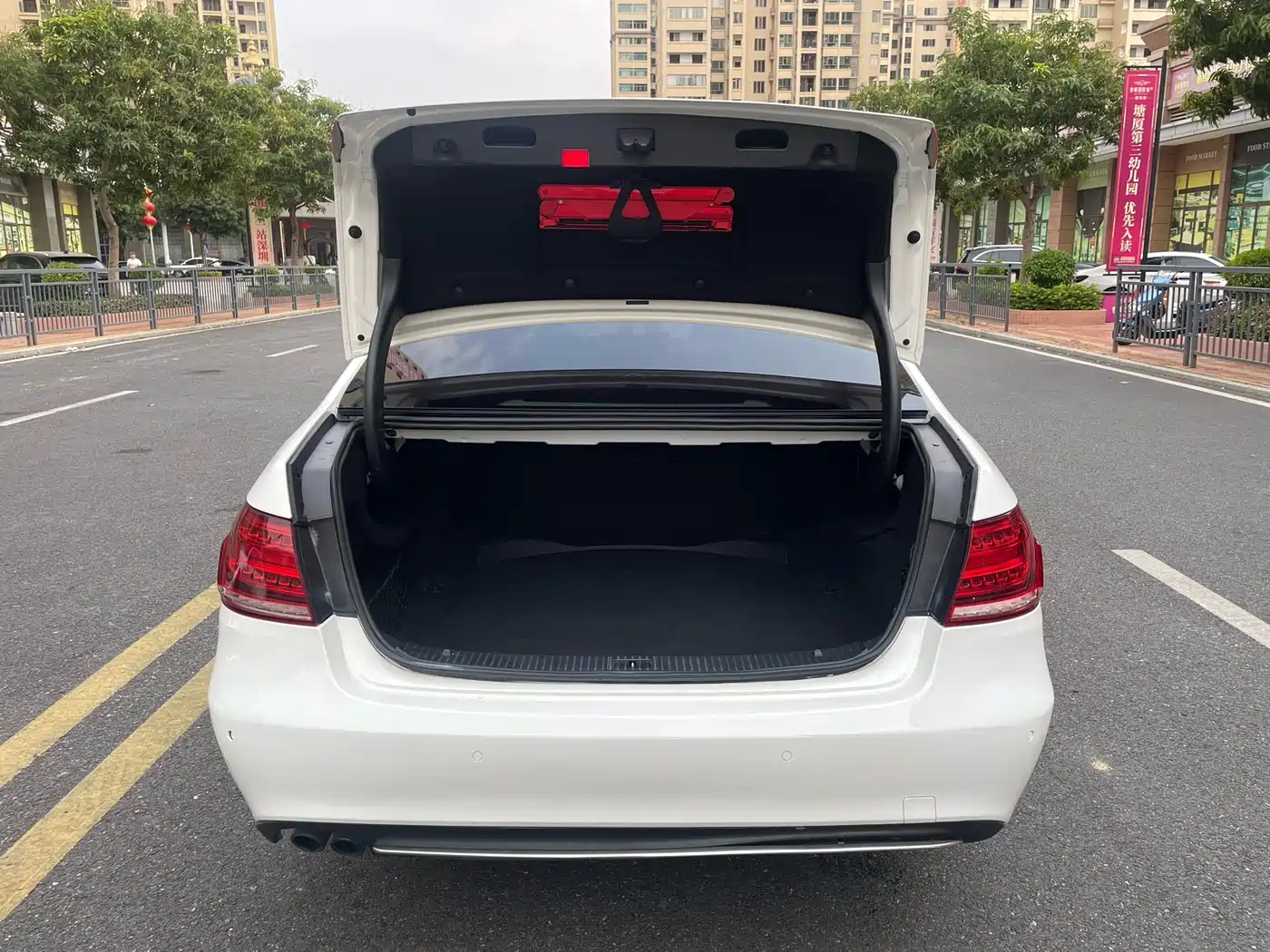 Mercedes-Benz E-Class 2014 E 260 L Sport фото 22