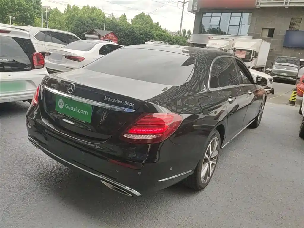 Mercedes-Benz E-Class 2019 E 300 L Fashion фото 7