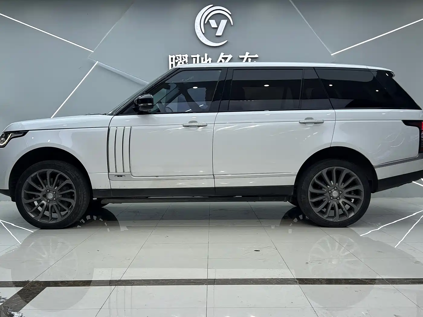 Фото 3 - Land Rover Range Rover