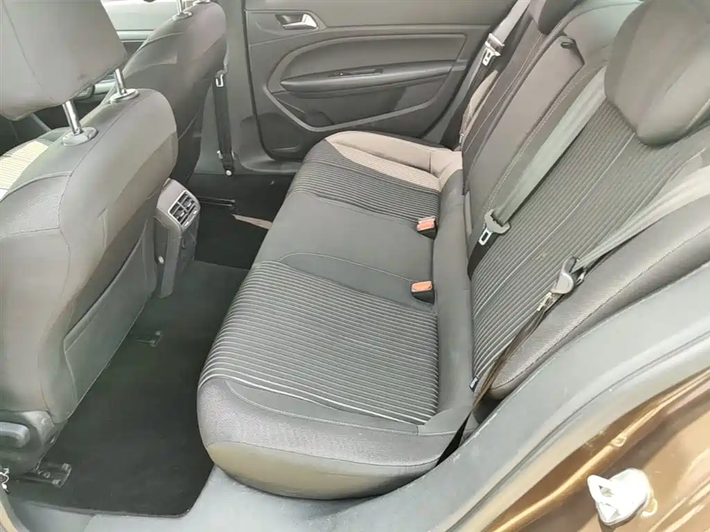 Peugeot 408 2016 1.6T Automatic Luxury Edition фото 17
