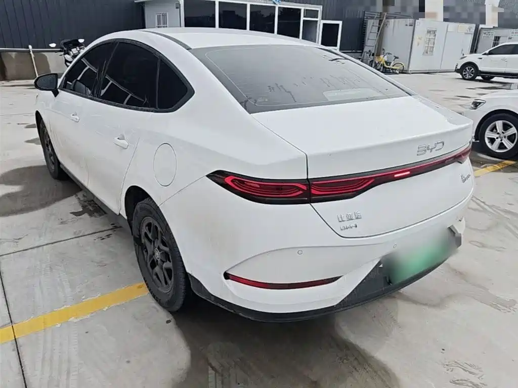 BYD Qin PLUS 2025 DM-i Smart Drive 55KM Leader фото 5