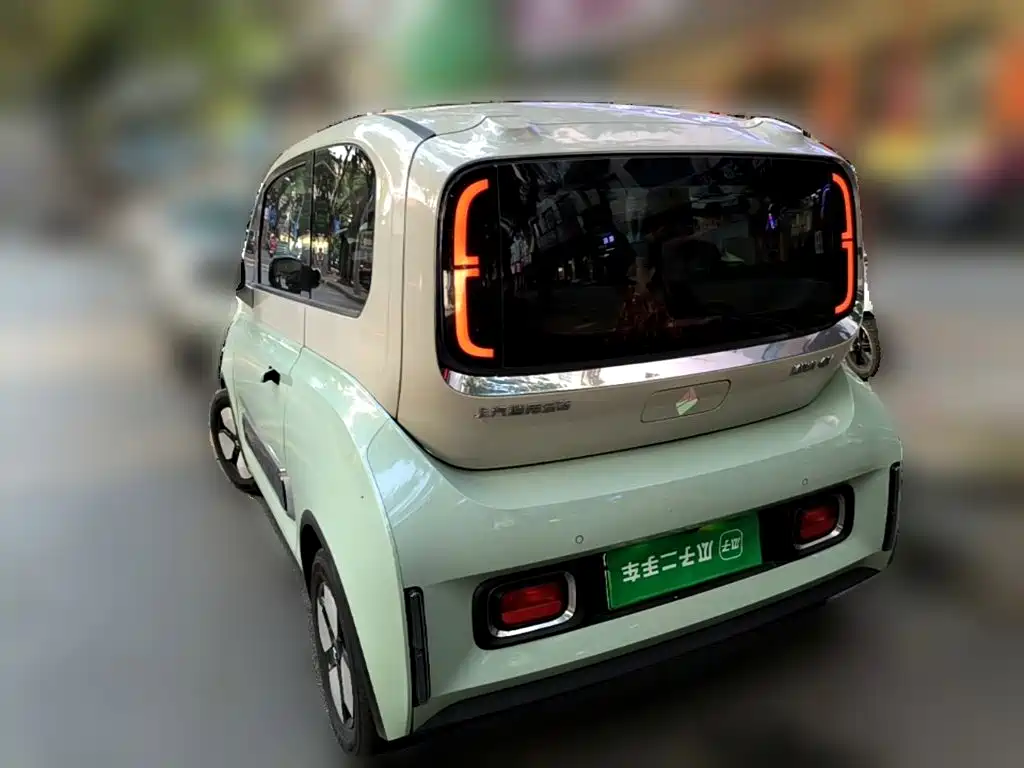 Фото 6 - Baojun KiWi EV