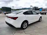Фото 6 - MG GT