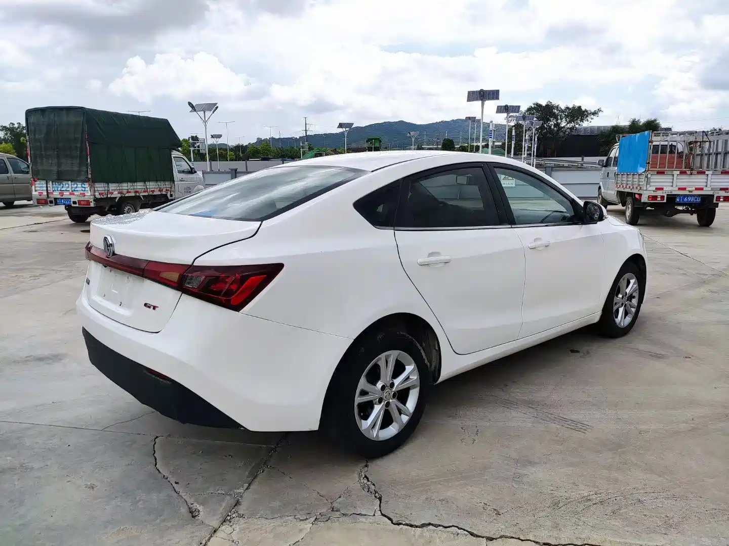 Фото 6 - MG GT