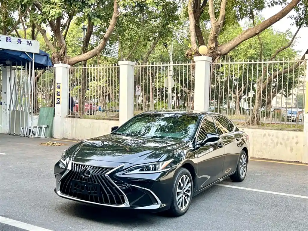 Lexus ES 2023 200 Excellence Edition