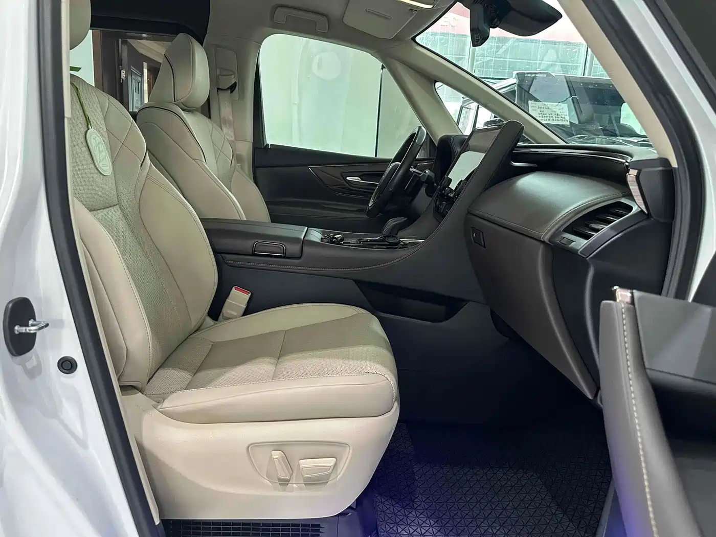 Toyota Vellfire 2024 Crown Hybrid 2.5L Executive Premium Edition фото 14